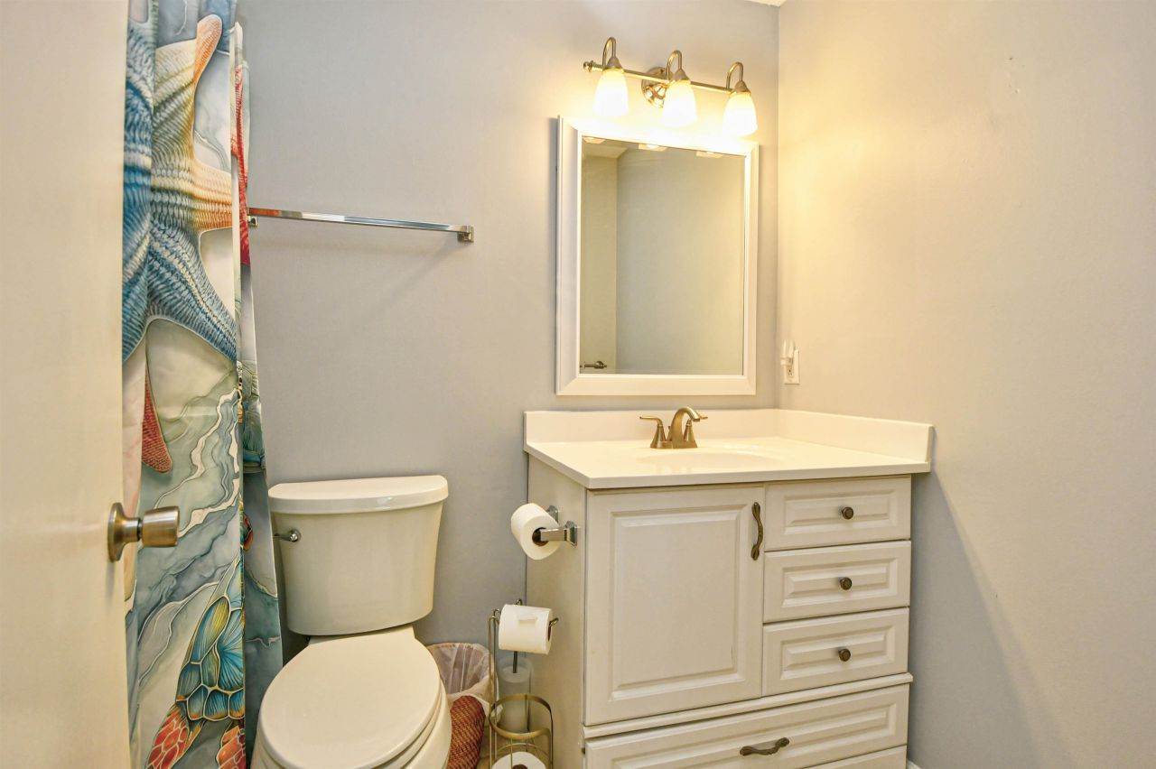 2263 Andover Dr. Photo 23