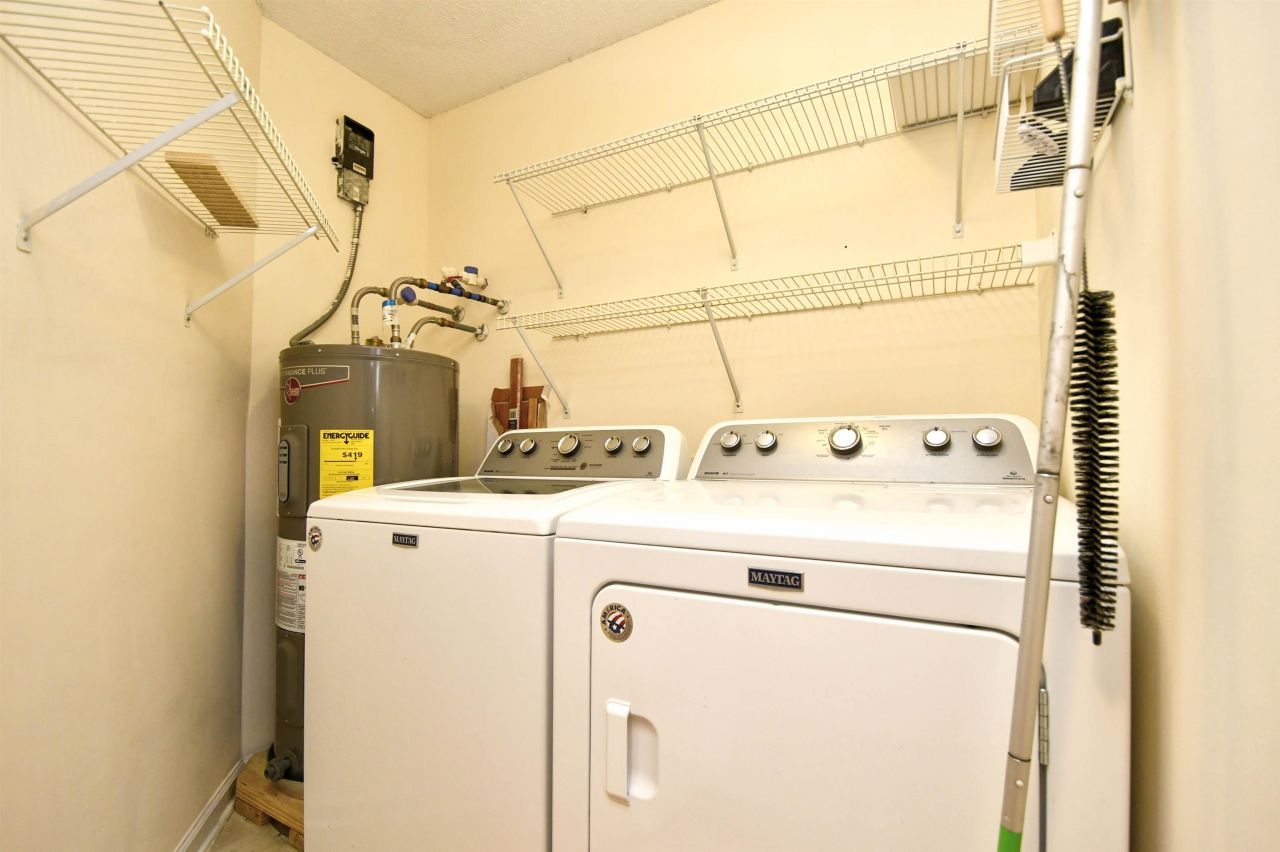 2263 Andover Dr. Photo 28