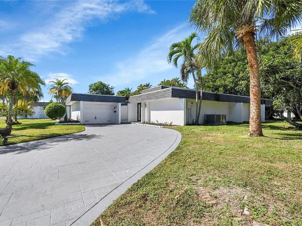 4603 King Palm Dr, Tamarac, FL 33319