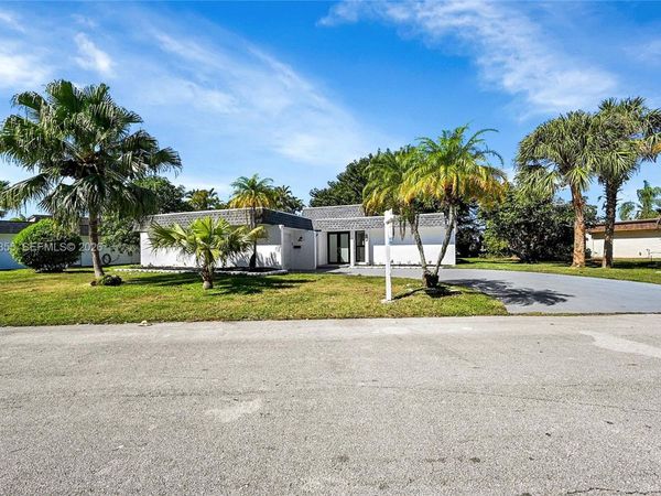 4603 King Palm Dr, Tamarac, FL 33319