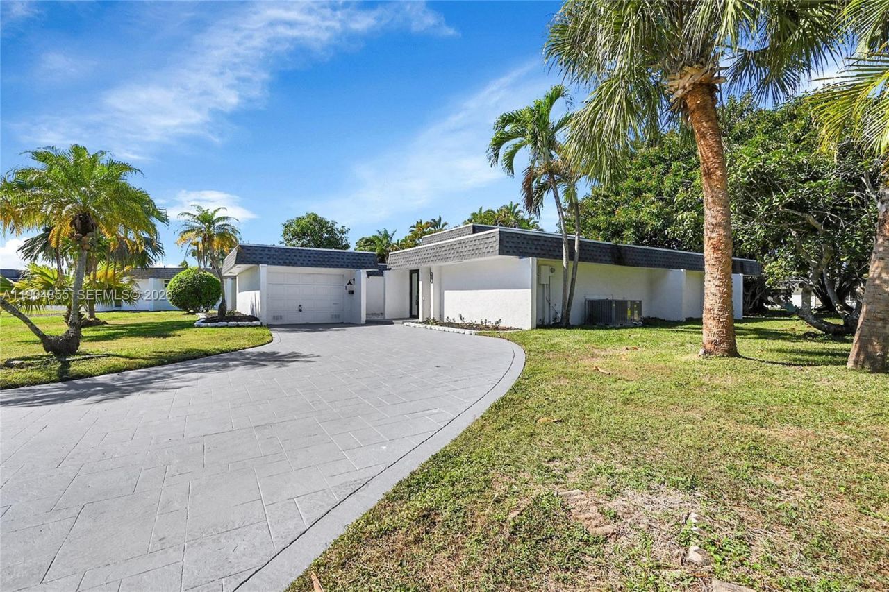 4603 King Palm Dr, Tamarac, FL 33319 Photo