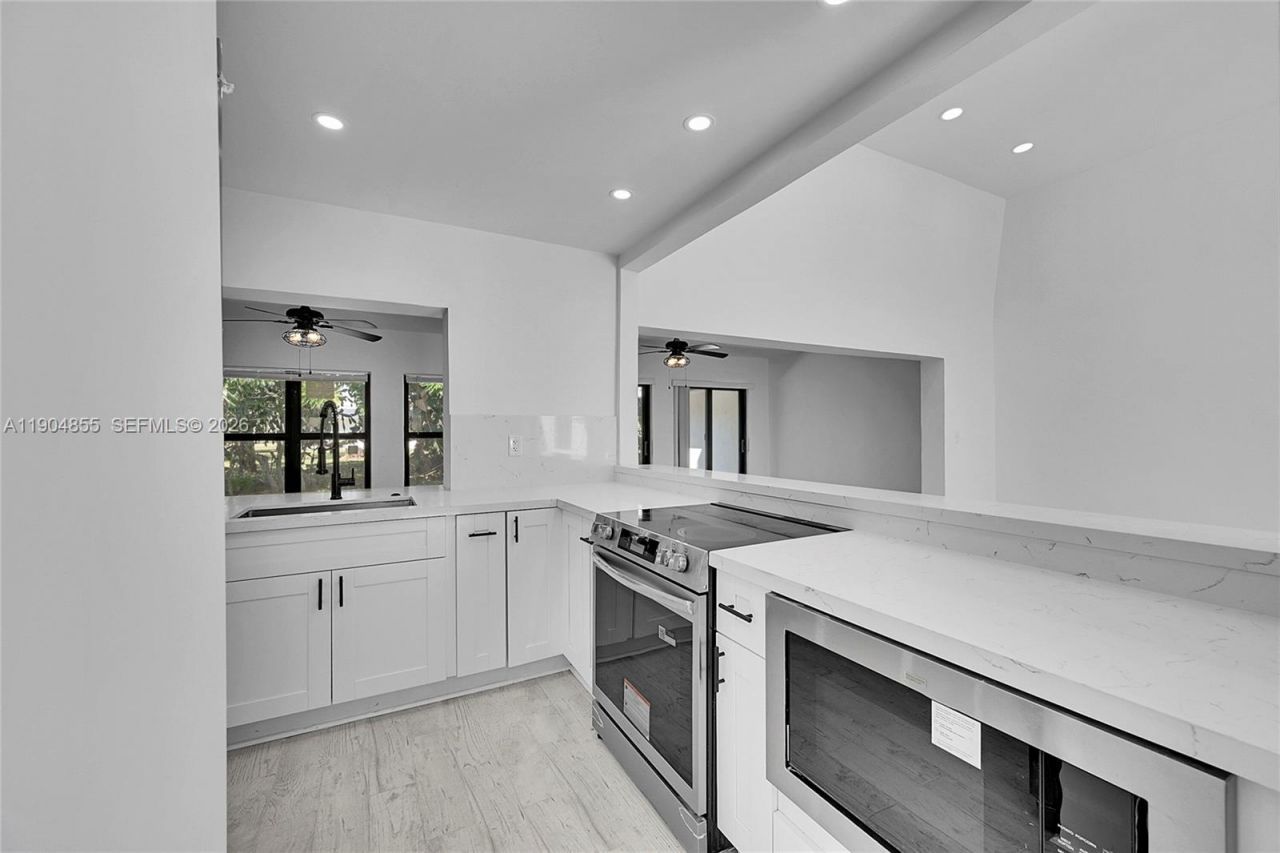 4603 King Palm Dr, Tamarac, FL 33319 Photo