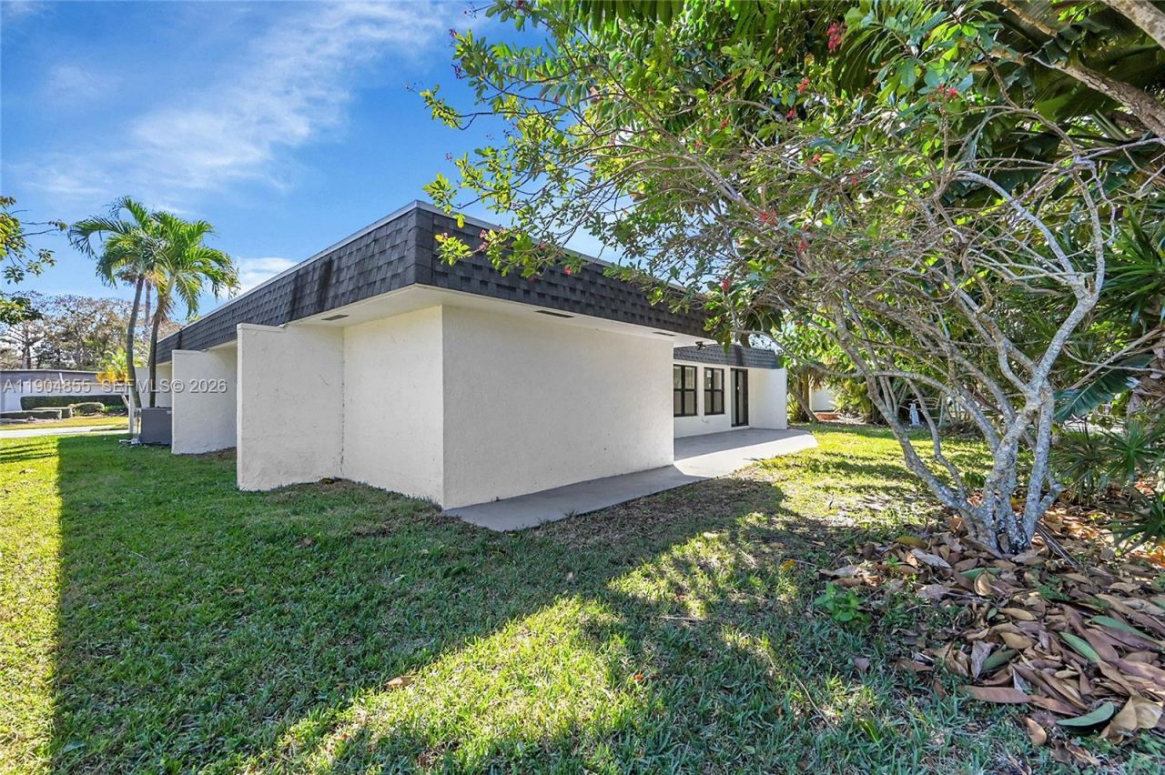 4603 King Palm Dr, Tamarac, FL 33319 Photo