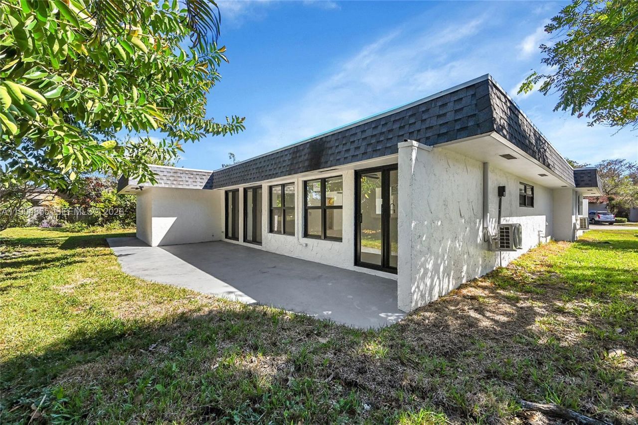 4603 King Palm Dr, Tamarac, FL 33319 Photo