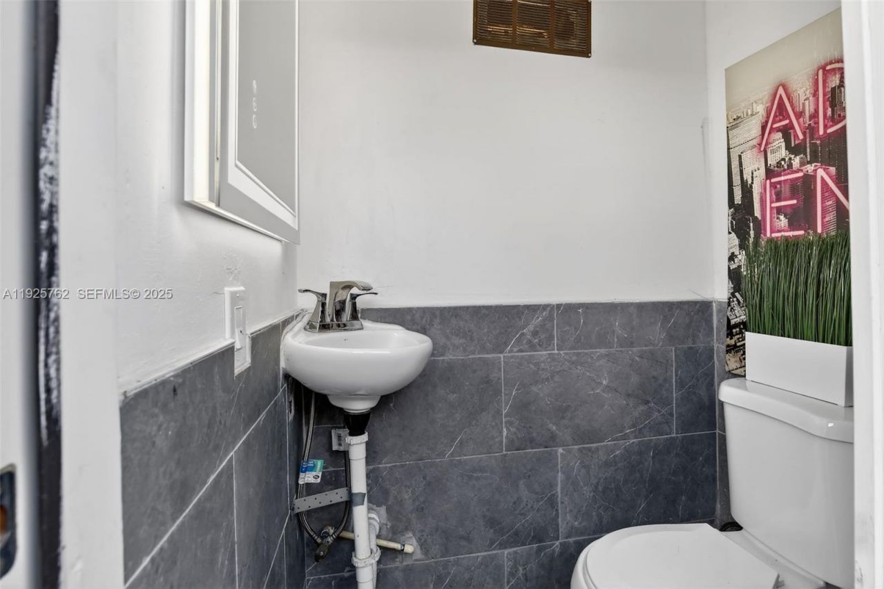 2256 Simms St, Hollywood, FL 33020 Photo