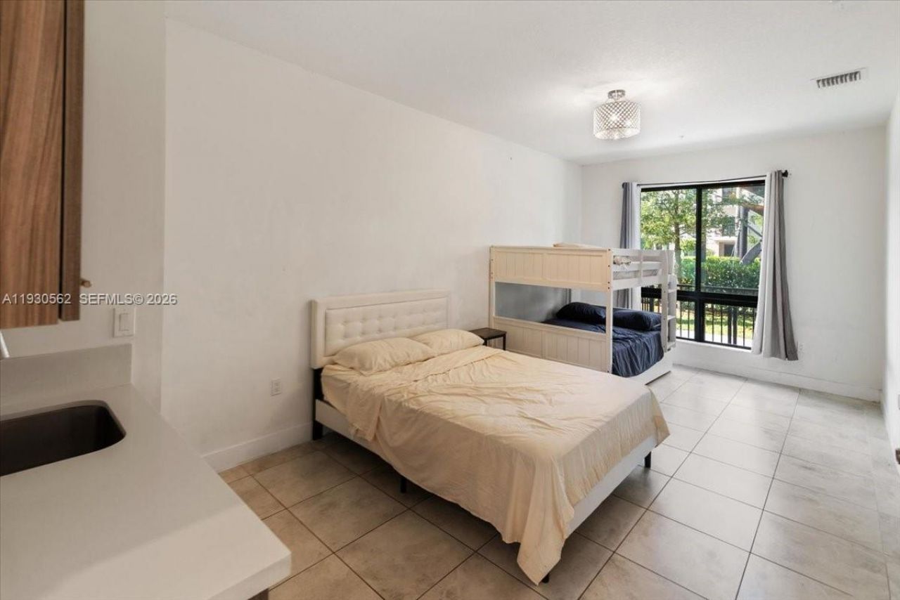 4636 NW 84th Ave, Unit 13, Doral, FL 33166 Photo