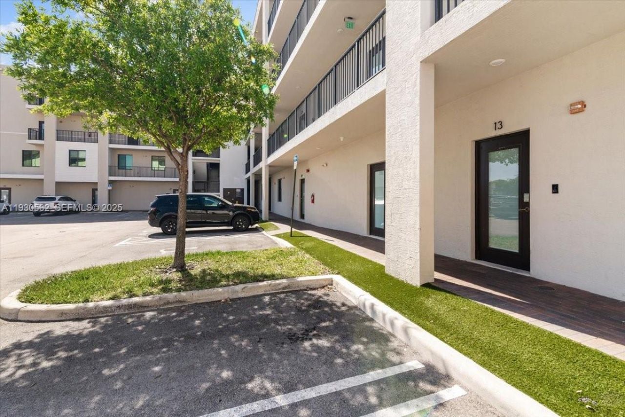 4636 NW 84th Ave, Unit 13, Doral, FL 33166 Photo