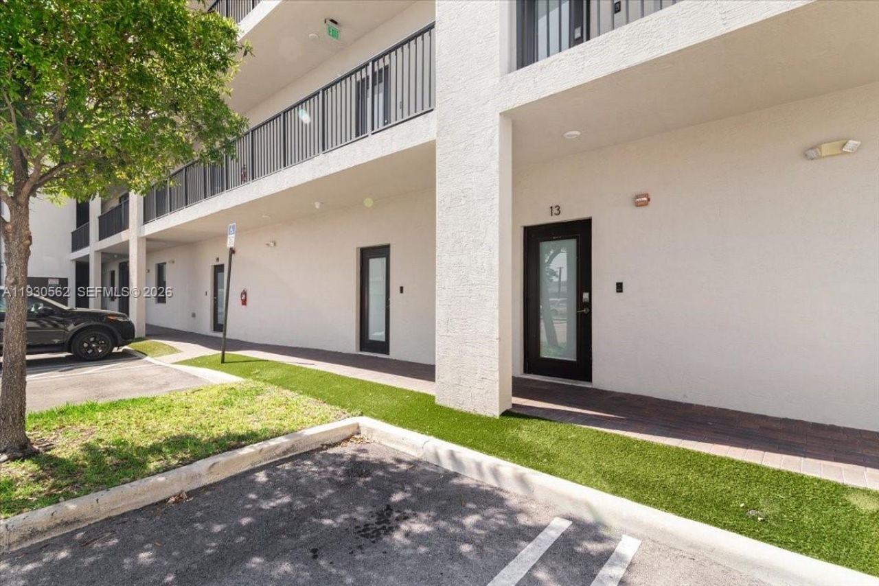 4636 NW 84th Ave, Unit 13, Doral, FL 33166 Photo