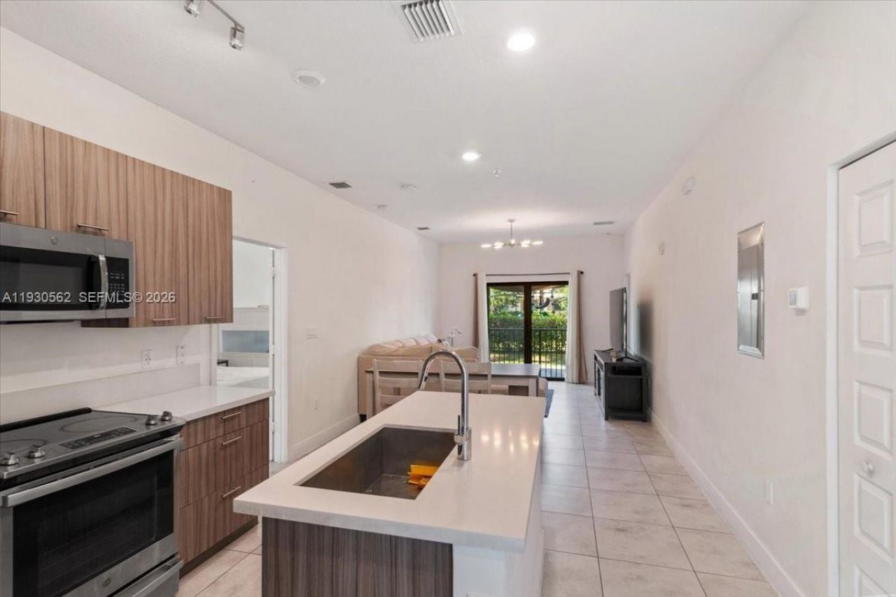 4636 NW 84th Ave, Unit 13, Doral, FL 33166 Photo