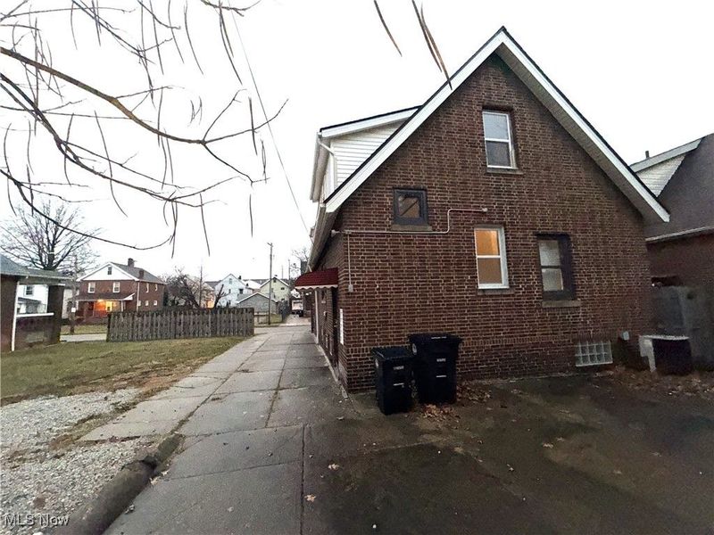 895 Rondel Road, Cleveland, OH 44110 Photo 35