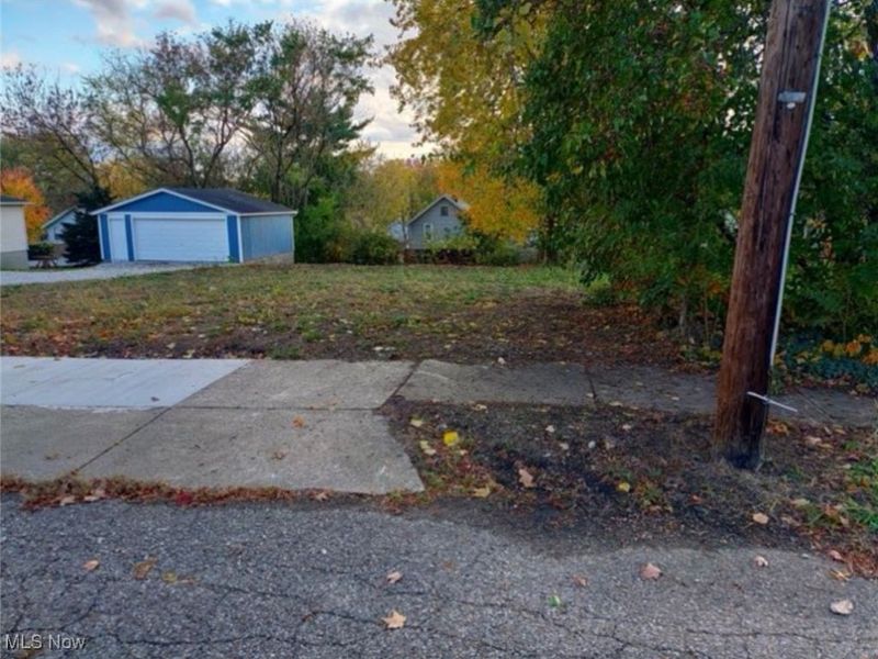 1076 Belleview Avenue, Barberton, OH 44203 Photo 2