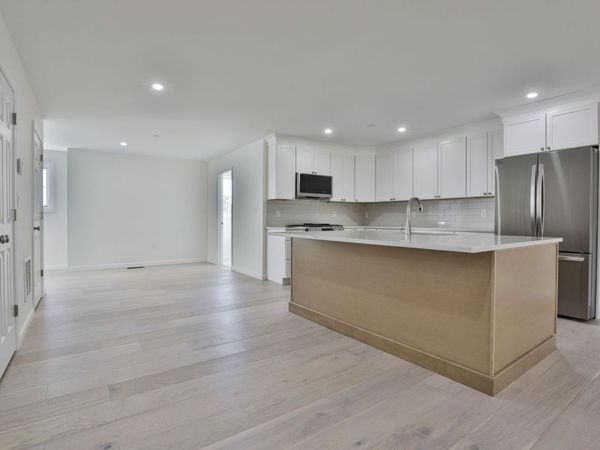 19 Autumn Lane, Raymond, NH 03077