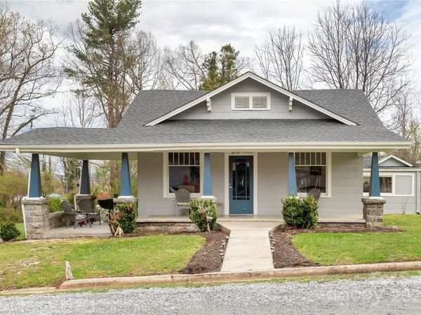 506 W Blue Ridge Road , East Flat Rock, NC 28726