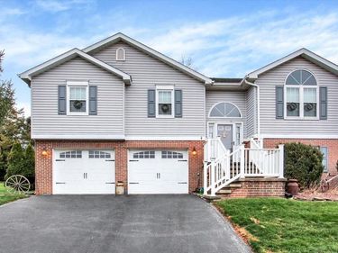 2790 BUTTERNUT LANE, YORK, PA 17408