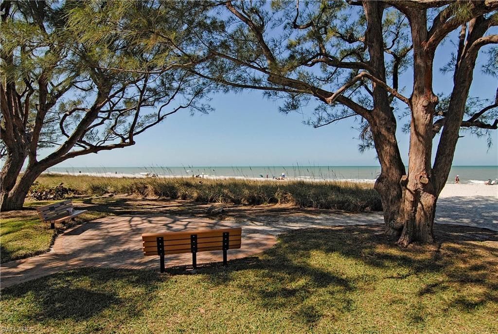 3055 Riviera Dr, Unit 201, Naples, FL 34103 Photo