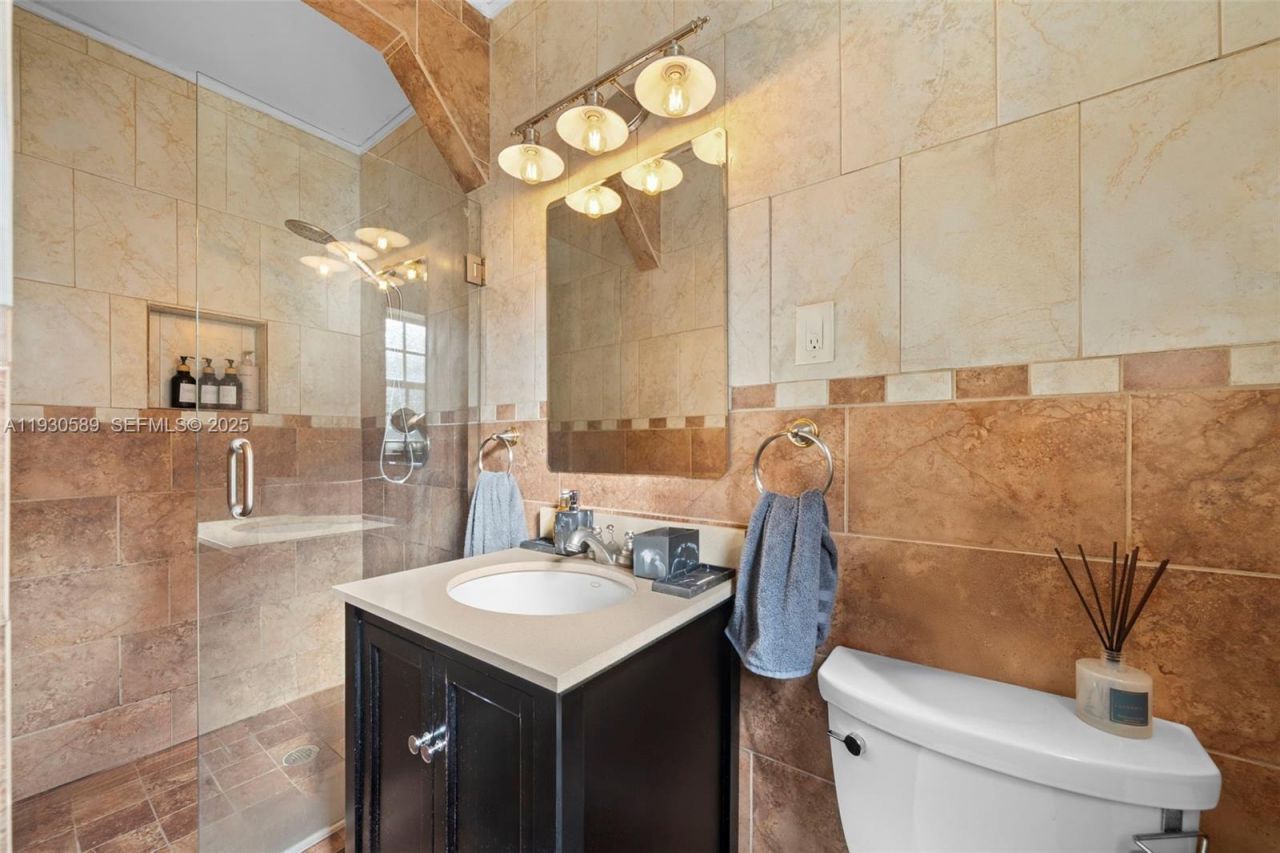 555 NE 73rd St, Miami, FL 33138 Photo