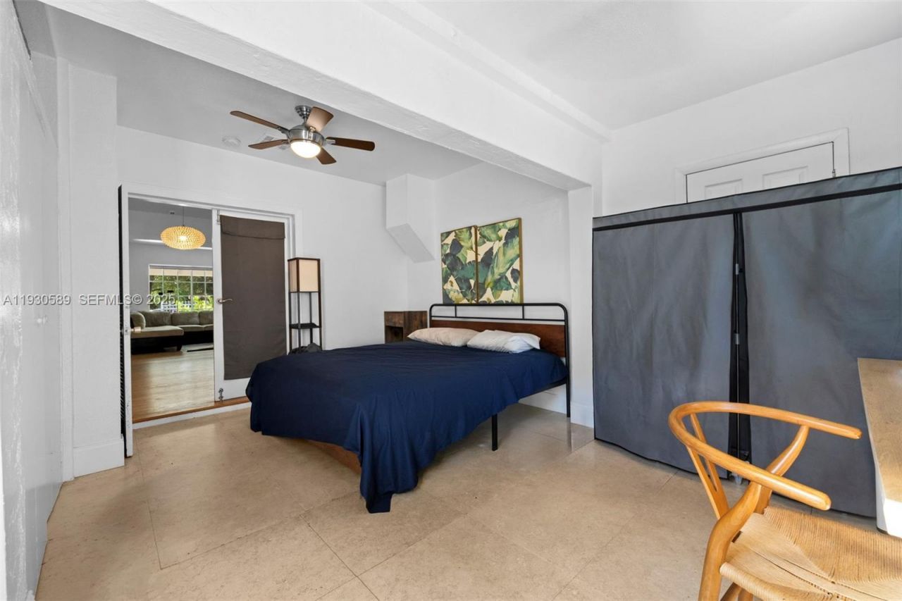 555 NE 73rd St, Miami, FL 33138 Photo