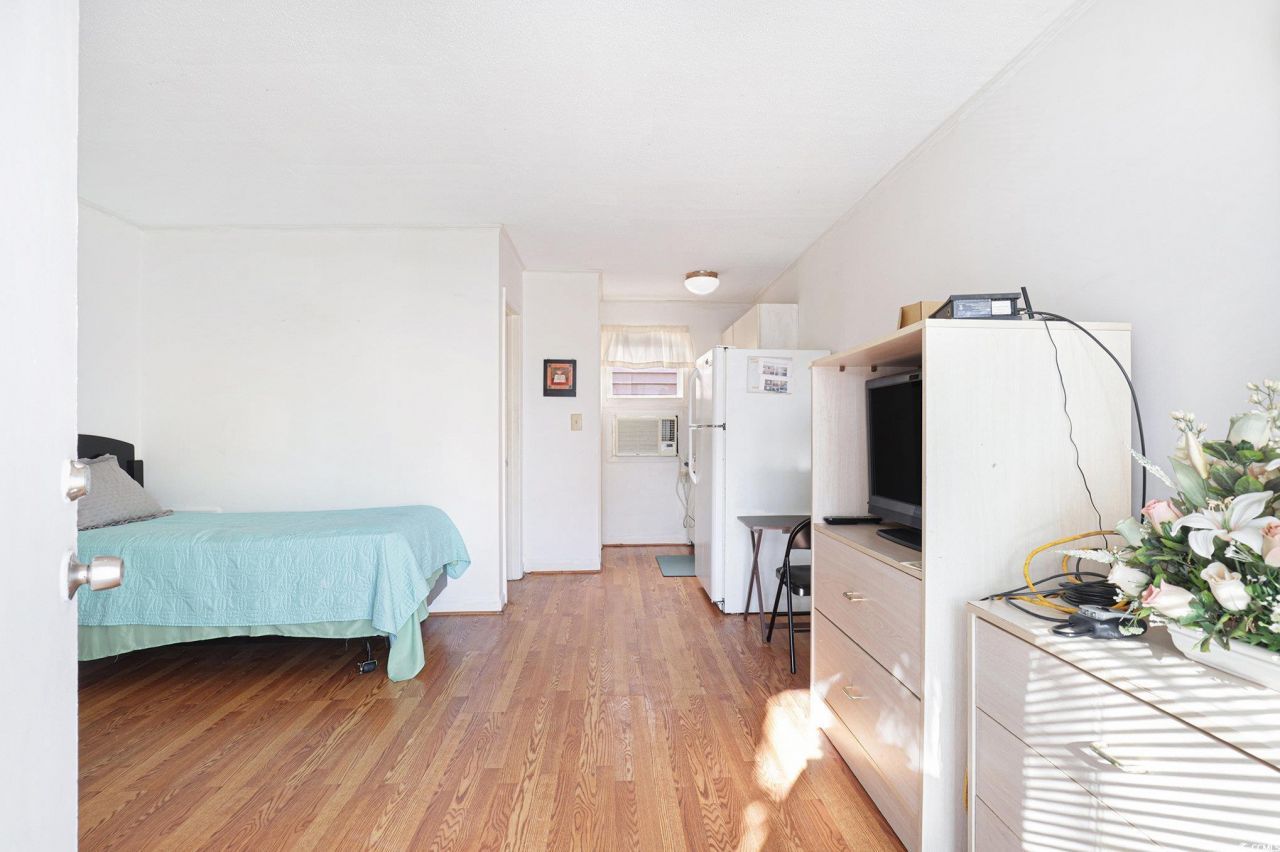 307 Flagg St. Photo 6