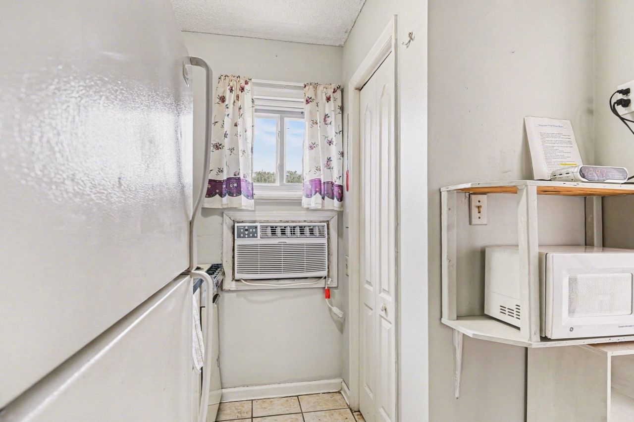 307 Flagg St. Photo 11