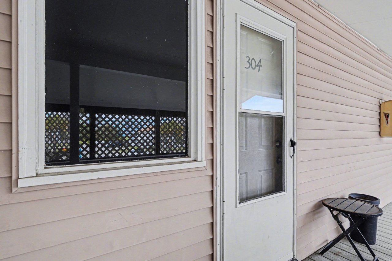 307 Flagg St. Photo 5