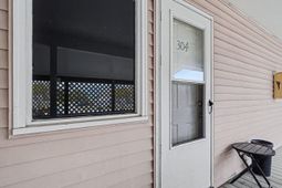 307 Flagg St. photo 4