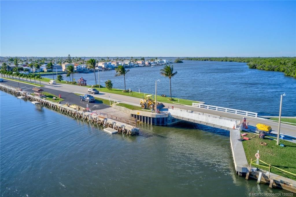 257 Nettles Boulevard, Jensen Beach, FL 34957 Photo