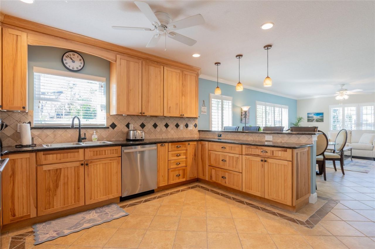 213 75th Street, Holmes Beach, FL 34217 Photo