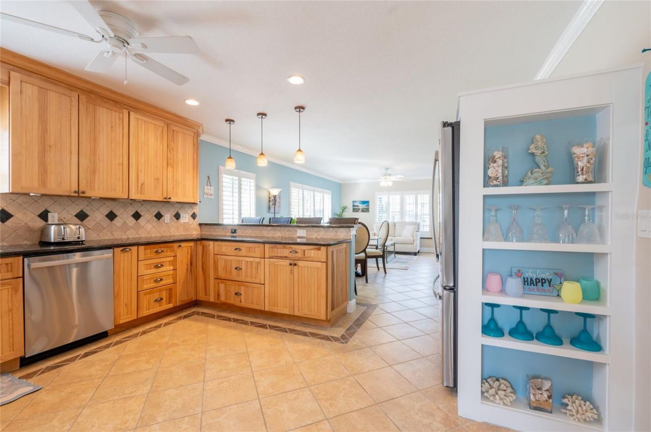 213 75th Street, Holmes Beach, FL 34217 Photo