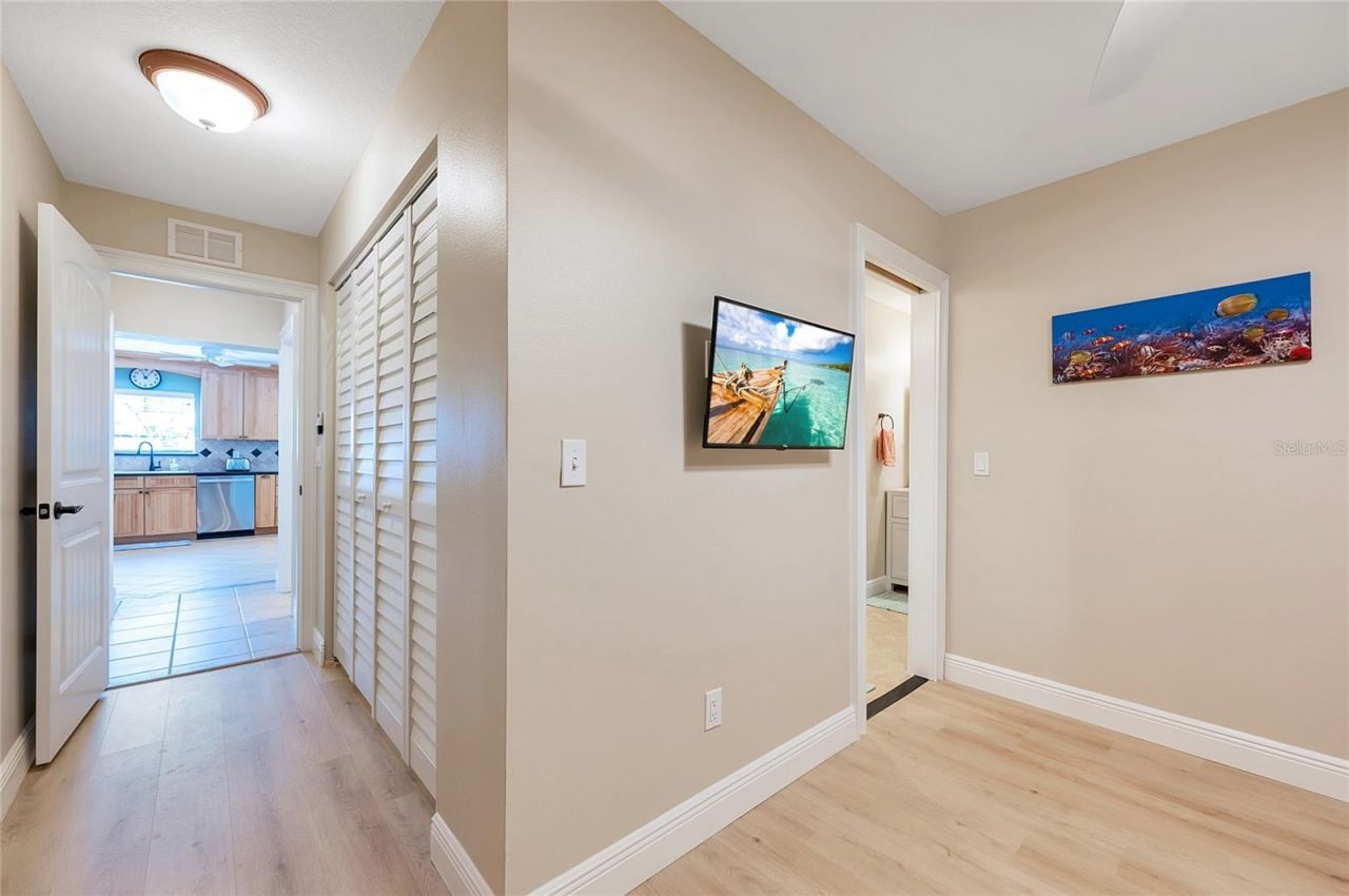 213 75th Street, Holmes Beach, FL 34217 Photo