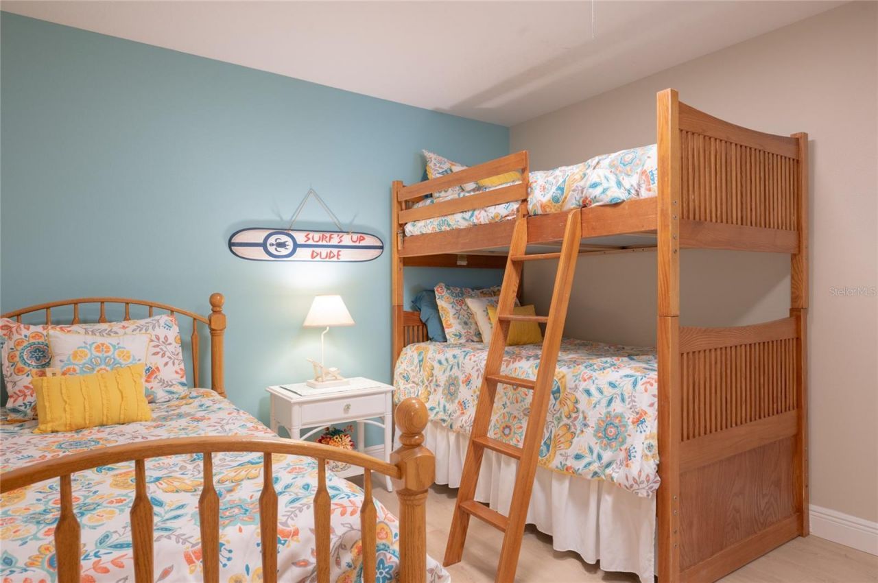 213 75th Street, Holmes Beach, FL 34217 Photo