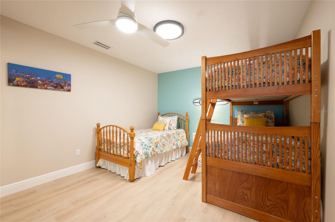 213 75th Street, Holmes Beach, FL 34217 Photo