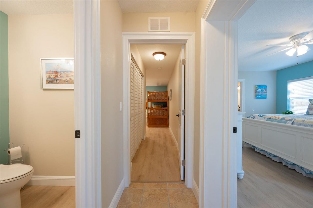 213 75th Street, Holmes Beach, FL 34217 Photo