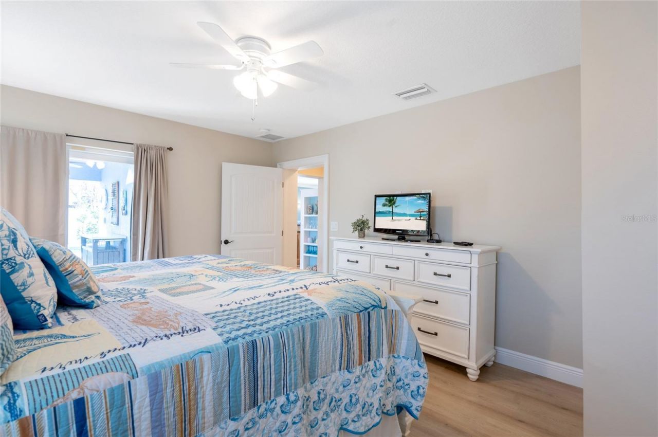 213 75th Street, Holmes Beach, FL 34217 Photo