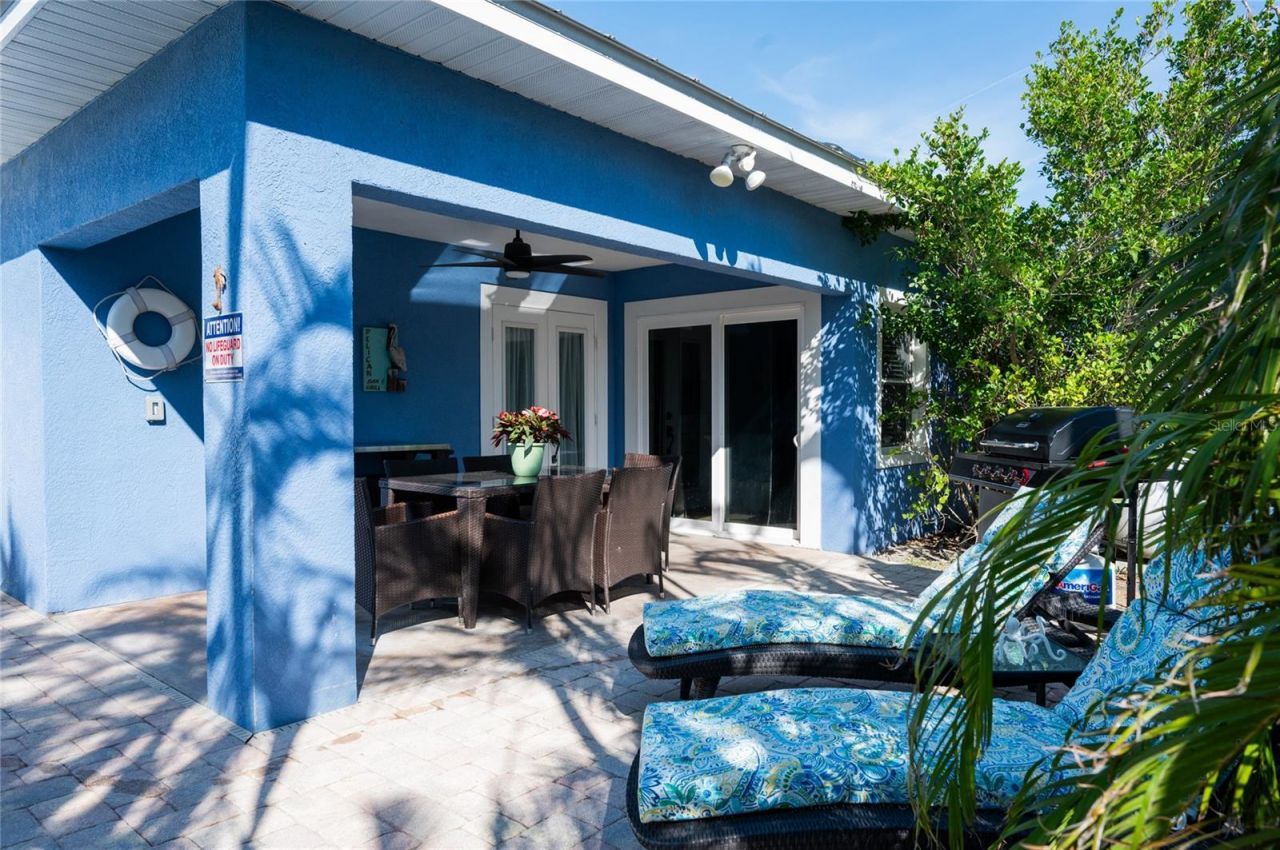 213 75th Street, Holmes Beach, FL 34217 Photo