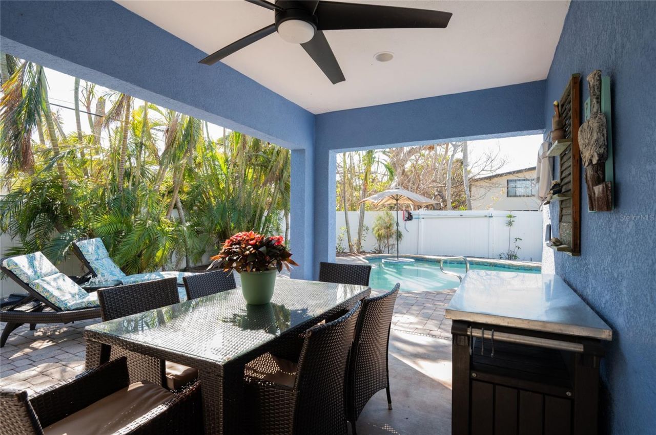 213 75th Street, Holmes Beach, FL 34217 Photo