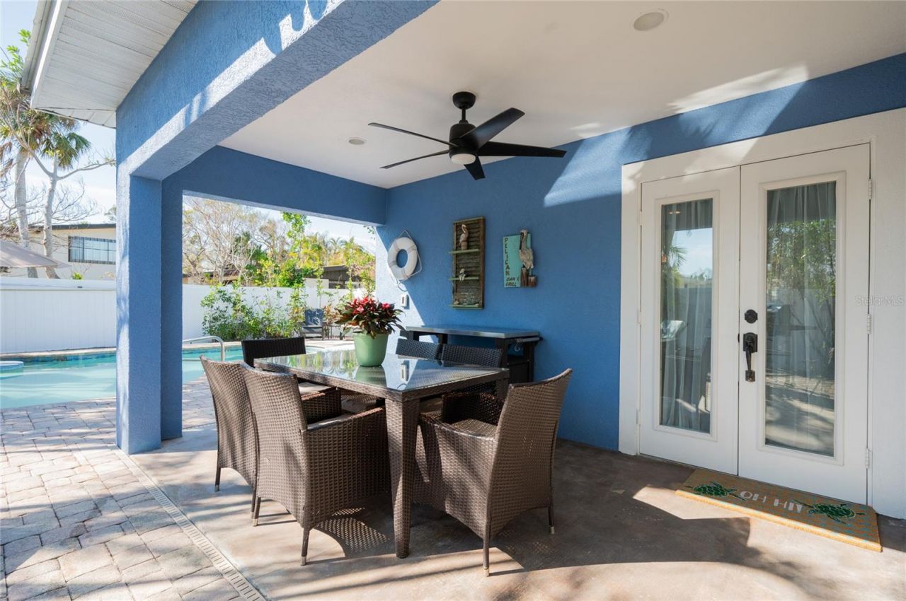 213 75th Street, Holmes Beach, FL 34217 Photo