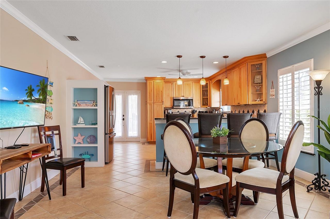 213 75th Street, Holmes Beach, FL 34217 Photo