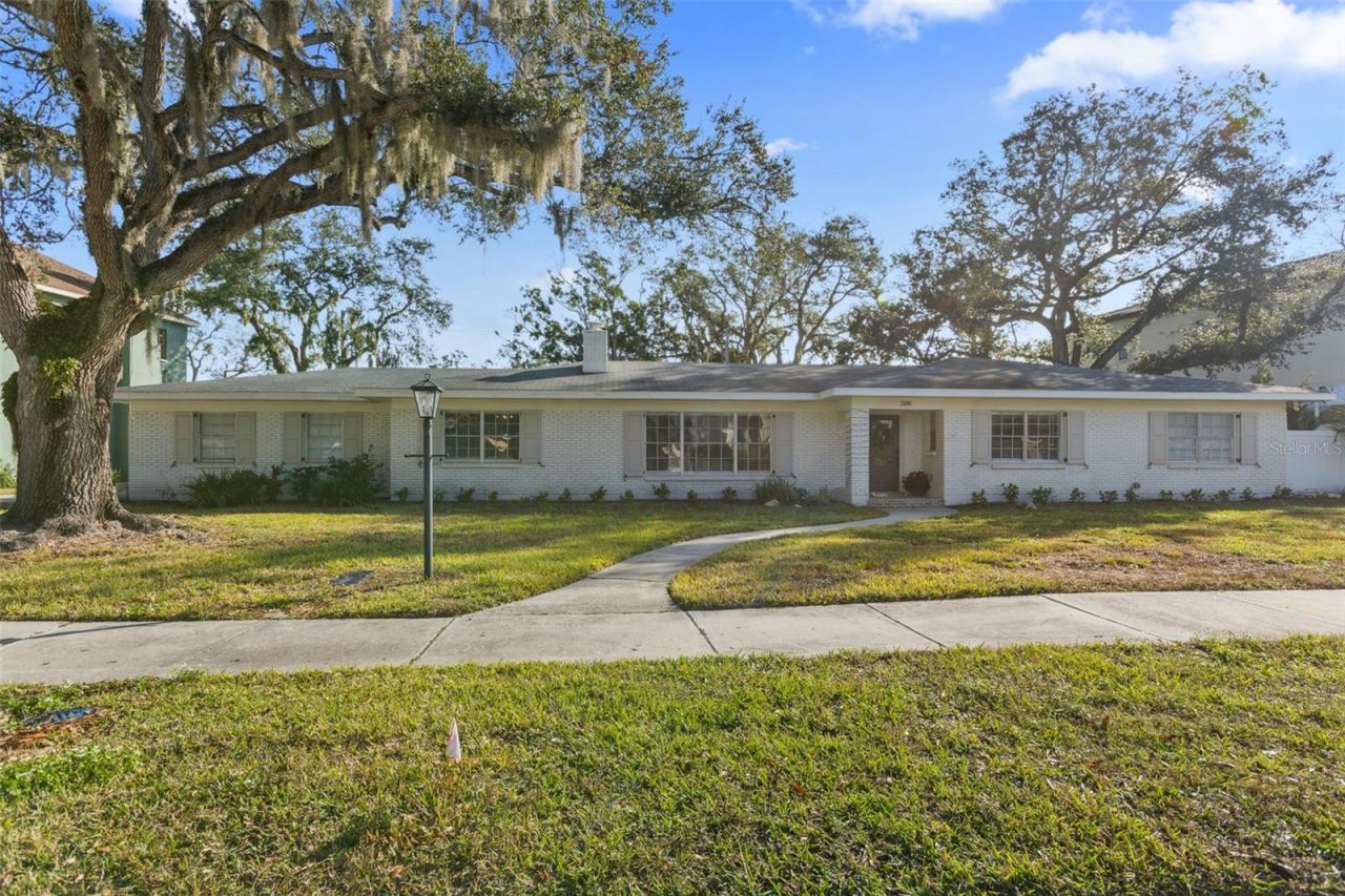 2618 S Bryant Circle, Tampa, FL 33629 Main Photo