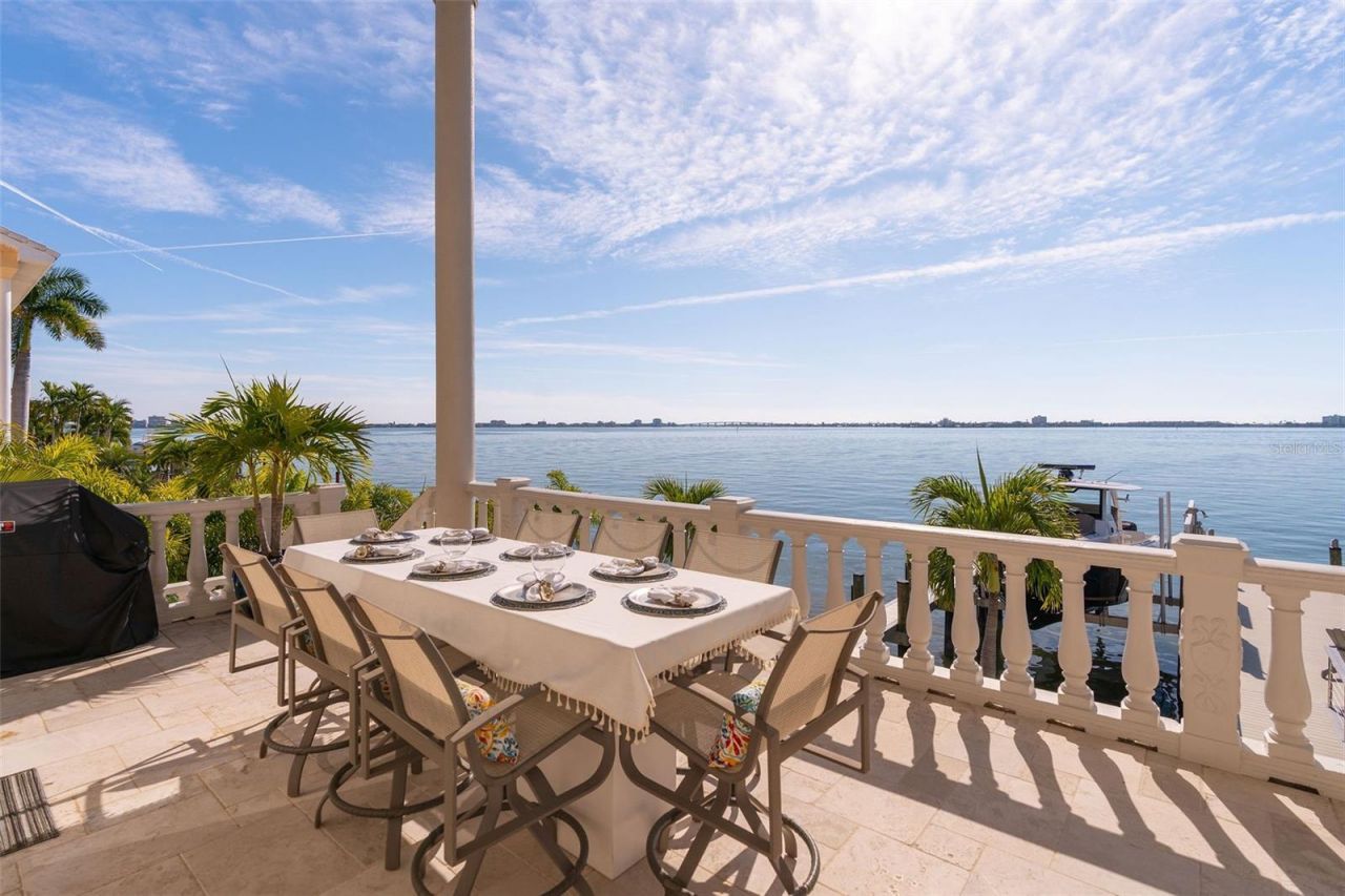 5907 Bayview Circle S, Gulfport, FL 33707 Photo