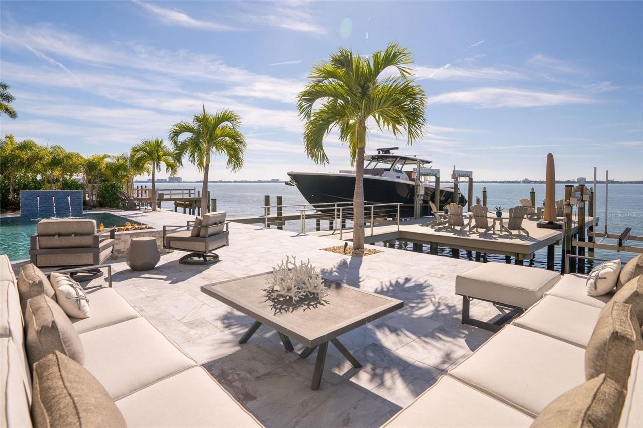 5907 Bayview Circle S, Gulfport, FL 33707 Photo