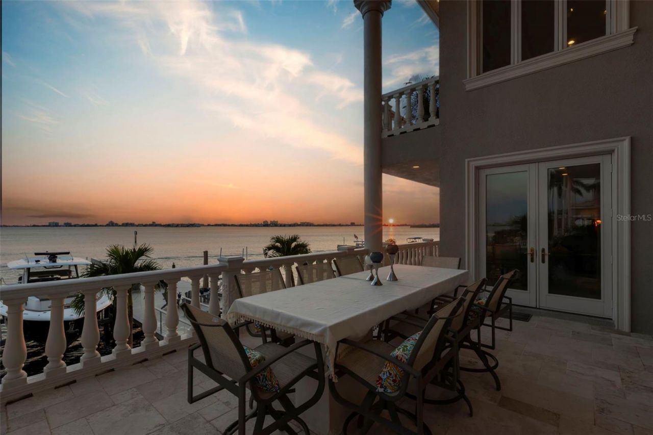 5907 Bayview Circle S, Gulfport, FL 33707 Photo