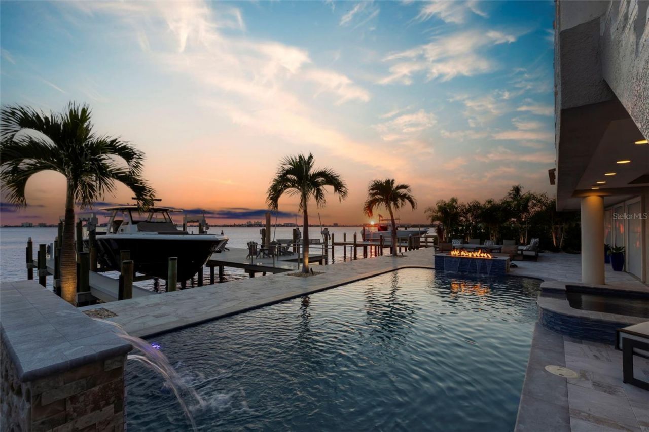 5907 Bayview Circle S, Gulfport, FL 33707 Photo