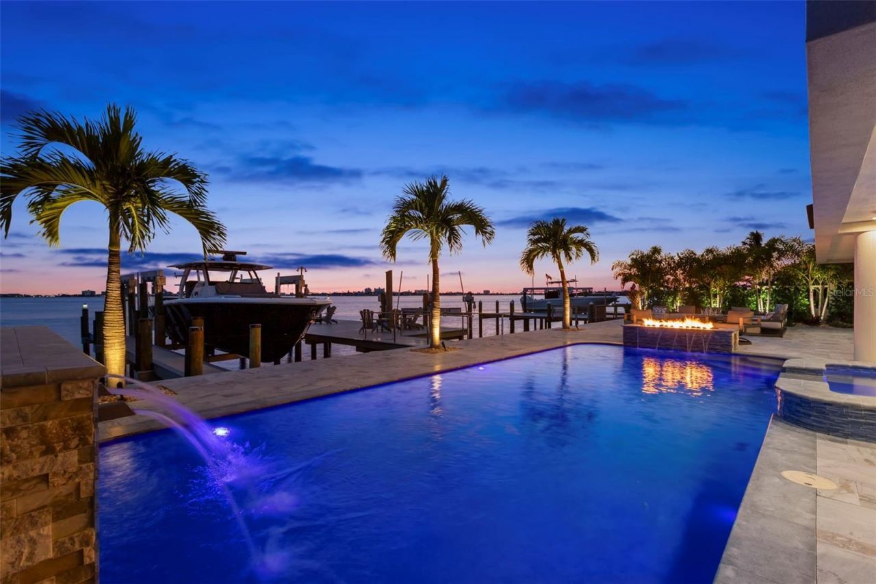 5907 Bayview Circle S, Gulfport, FL 33707 Photo