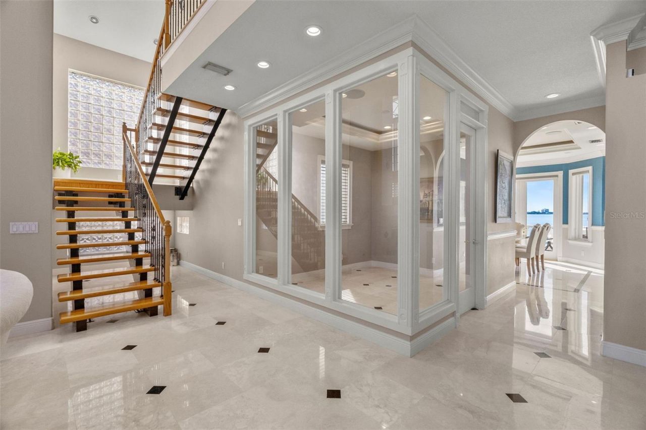 5907 Bayview Circle S, Gulfport, FL 33707 Photo