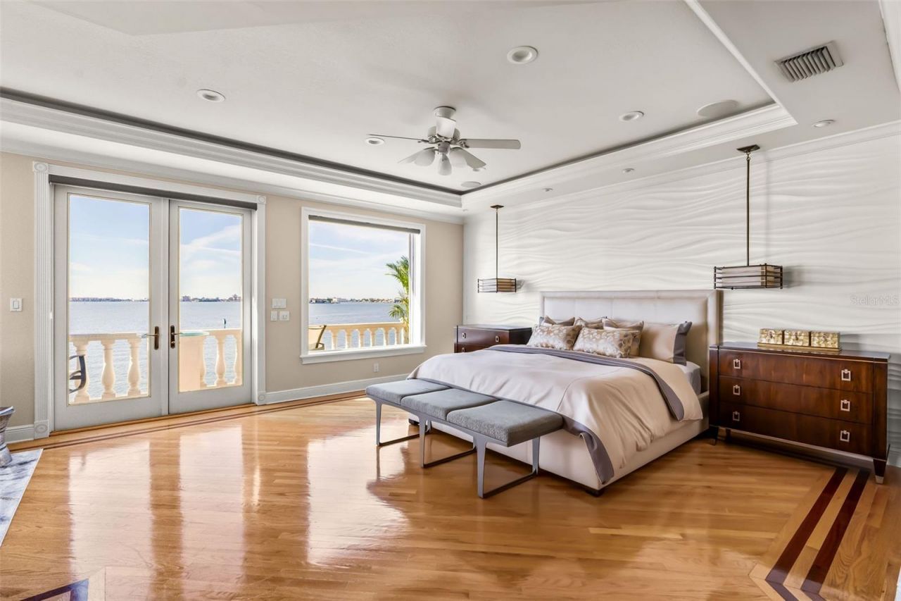 5907 Bayview Circle S, Gulfport, FL 33707 Photo