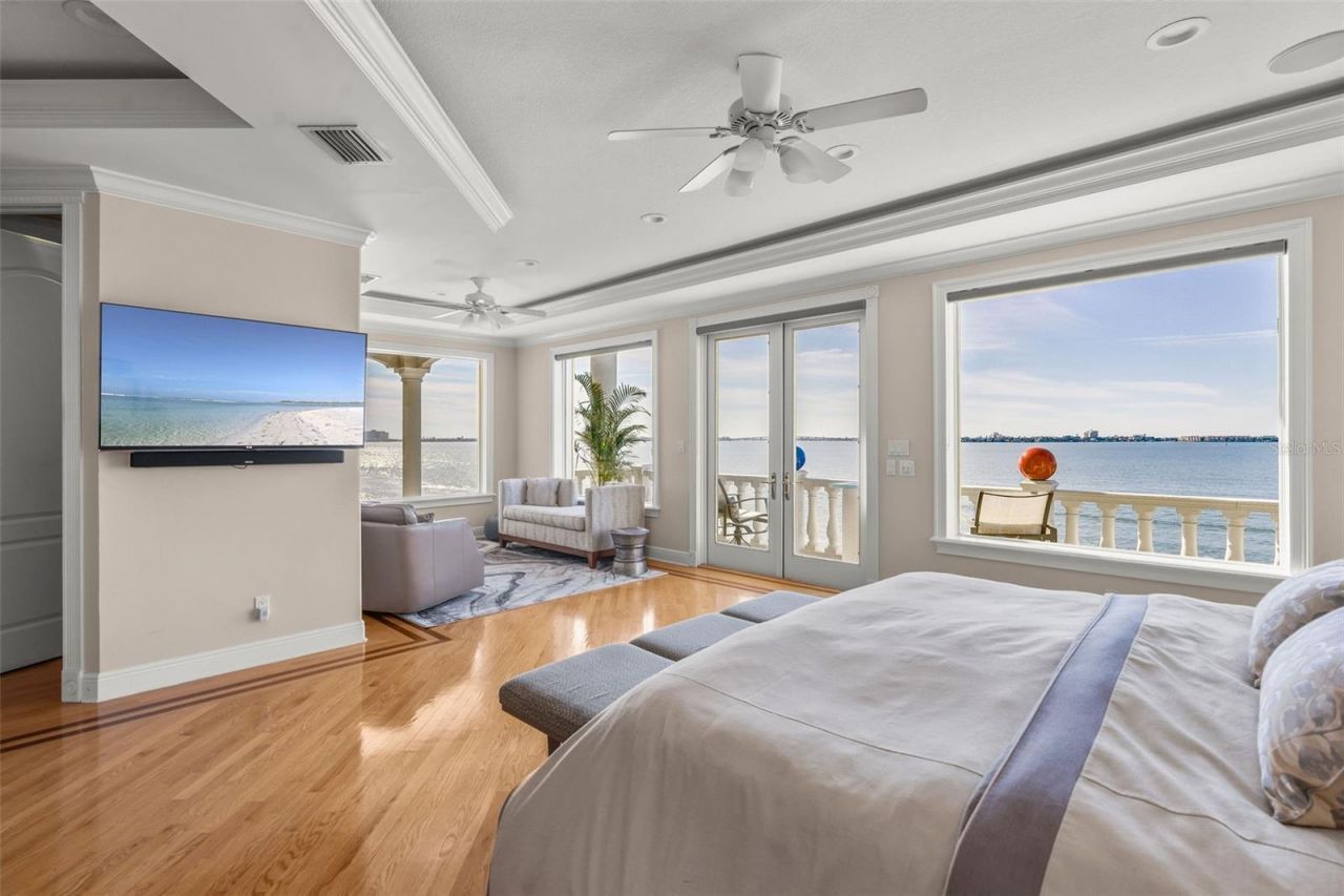 5907 Bayview Circle S, Gulfport, FL 33707 Photo