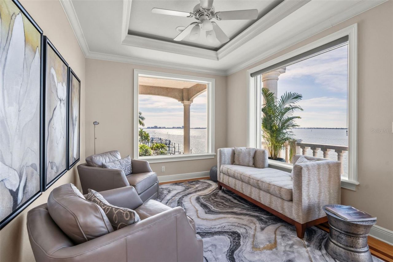 5907 Bayview Circle S, Gulfport, FL 33707 Photo