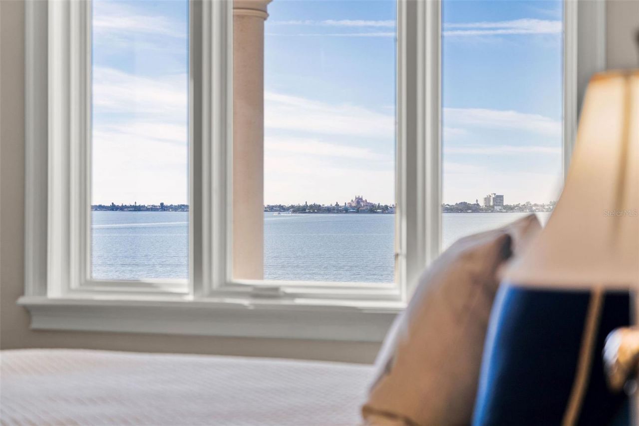 5907 Bayview Circle S, Gulfport, FL 33707 Photo