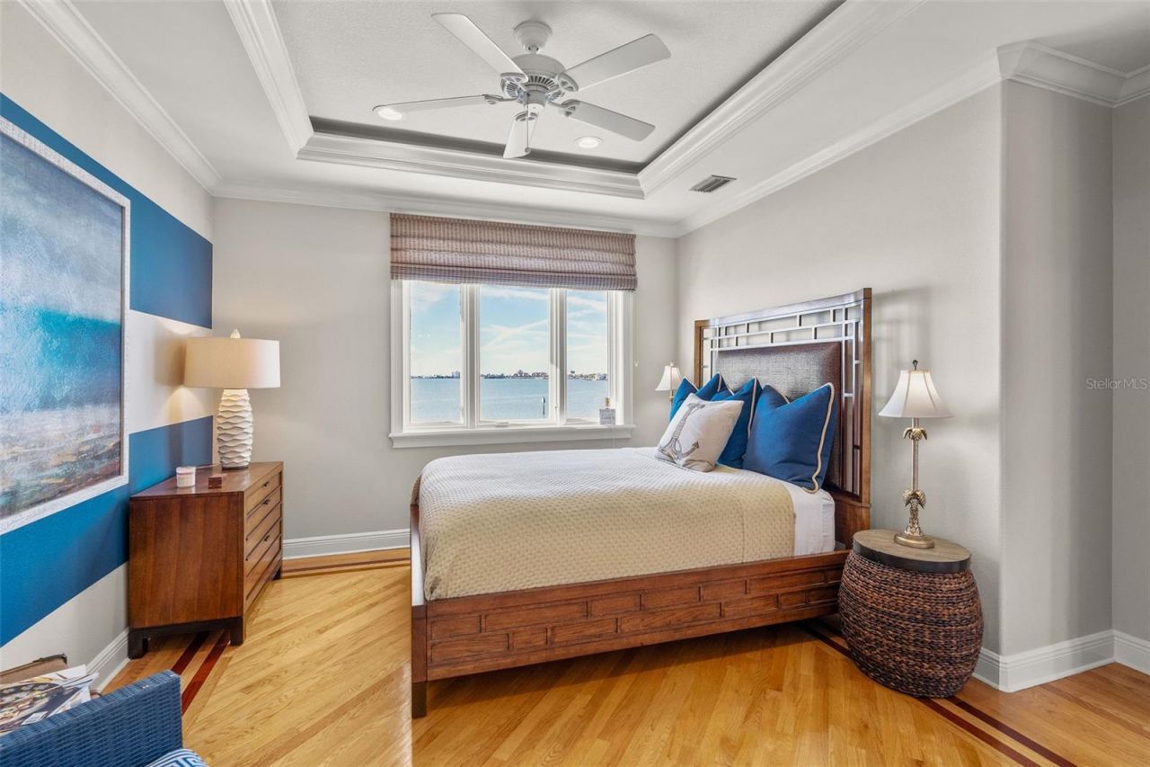 5907 Bayview Circle S, Gulfport, FL 33707 Photo