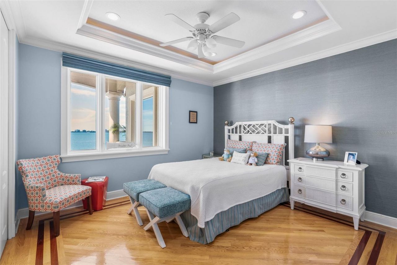 5907 Bayview Circle S, Gulfport, FL 33707 Photo